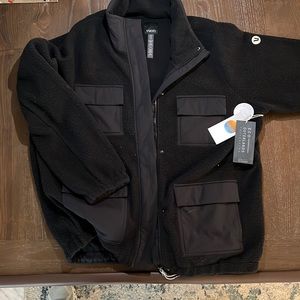 Vuori large black womens utility sherpa jacket.